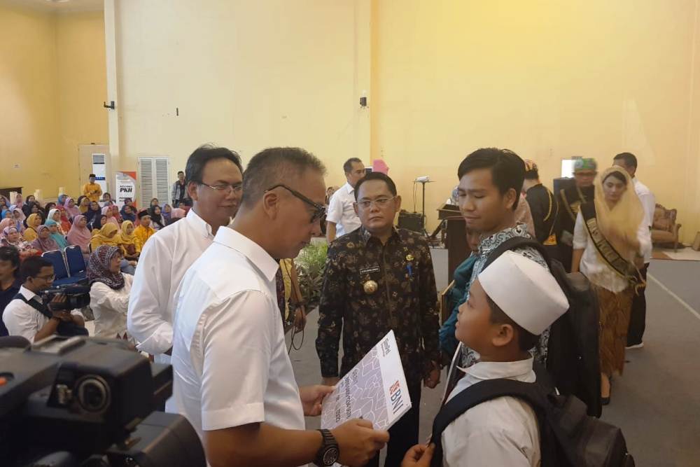 Hari Ini 1000 Warga Bekasi Terima Bantuan Pangan Non Tunai