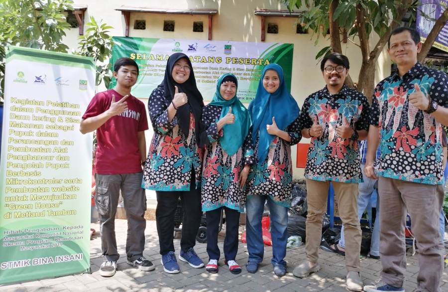 STMIK Bina Insani Latih Warga Kelola Pupuk Berbasis Mikro Kontroler