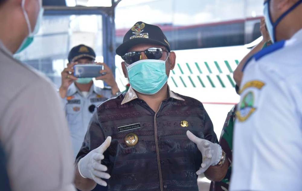 Cegah Covid-19, Bupati Bekasi Pimpin Penyemprotan Disinfektan