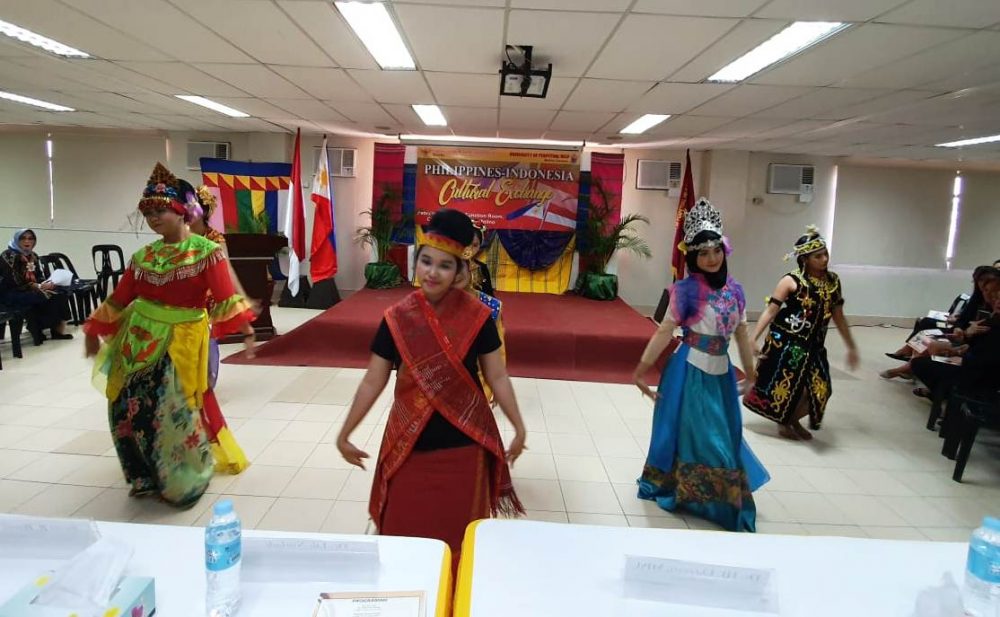 Perkenalkan Seni Budaya Indonesia, Pelajar Bekasi Menari di Manila
