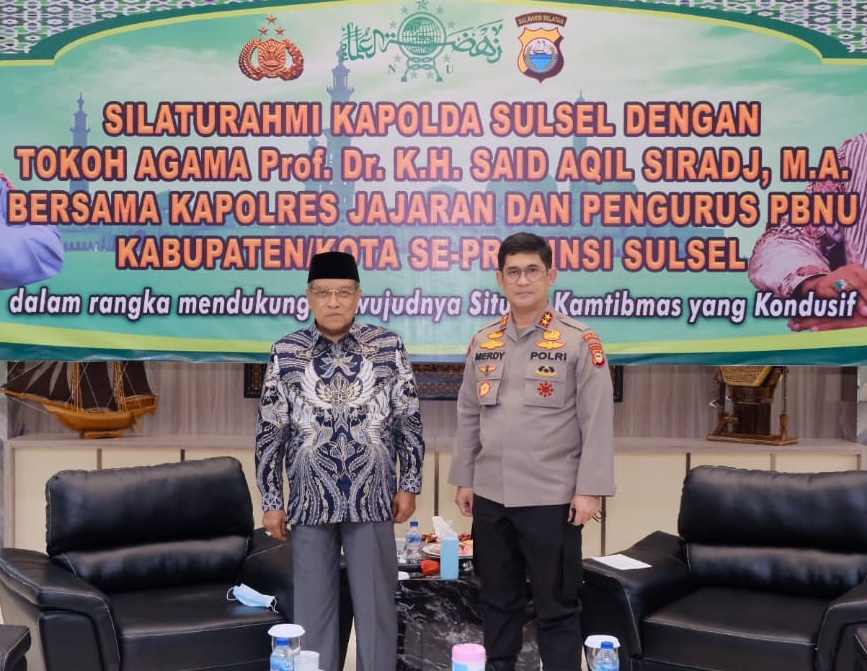 Kapolda Sulawesi Selatan Irjen Pol Drs. Merdisyam, M.Si., bersama Ketua Umum PBNU, K.H. Said Aqil Siradj menggelar Video Conference di Lobby Lt.1 Mapolda Sulsel, Rabu (24/3/2021).