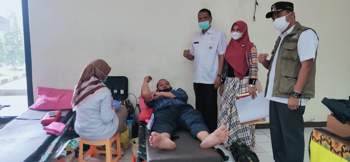 camat jatisampurna wahyudin pantau donor darah