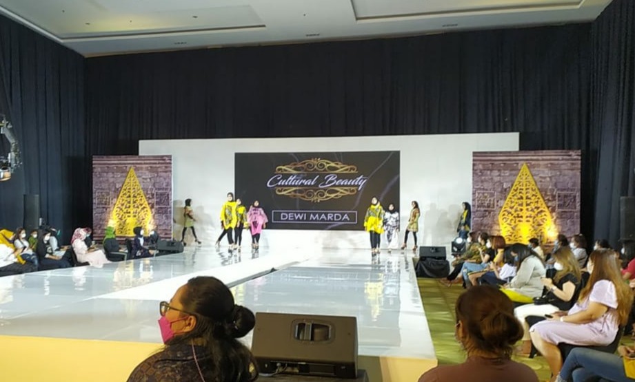Indonesia fashion parade 2021
