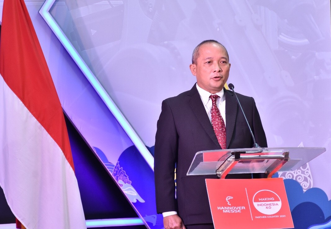 Menteri Perindustrian Agus Gumiwang Kartasasmita