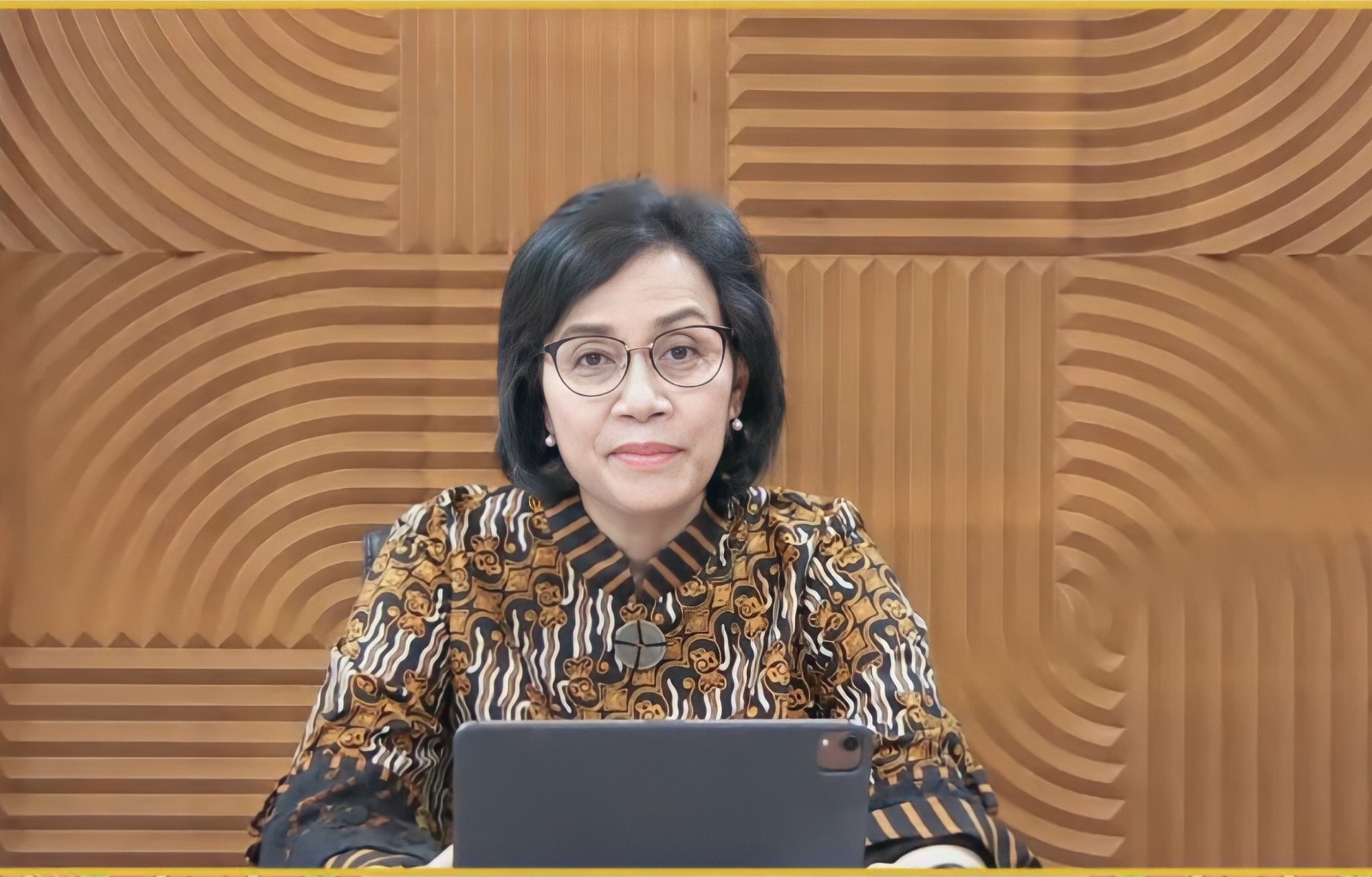 Menteri Keuangan Sri Mulyani Indrawati saat menjadi pembicara utama dalam Seminar Nasional Ekonomi dan Keuangan Syariah, Rabu (21/4/2021).