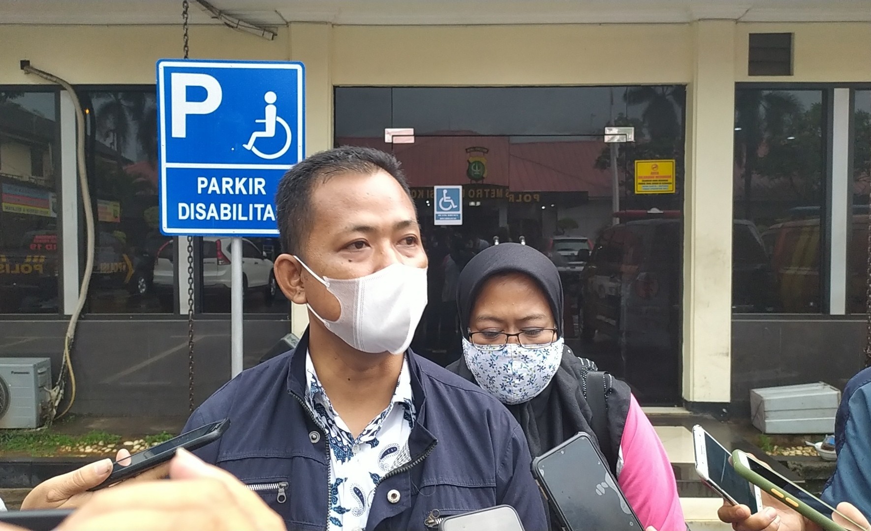 Orang tua korban persetubuhan anak di bawah umur