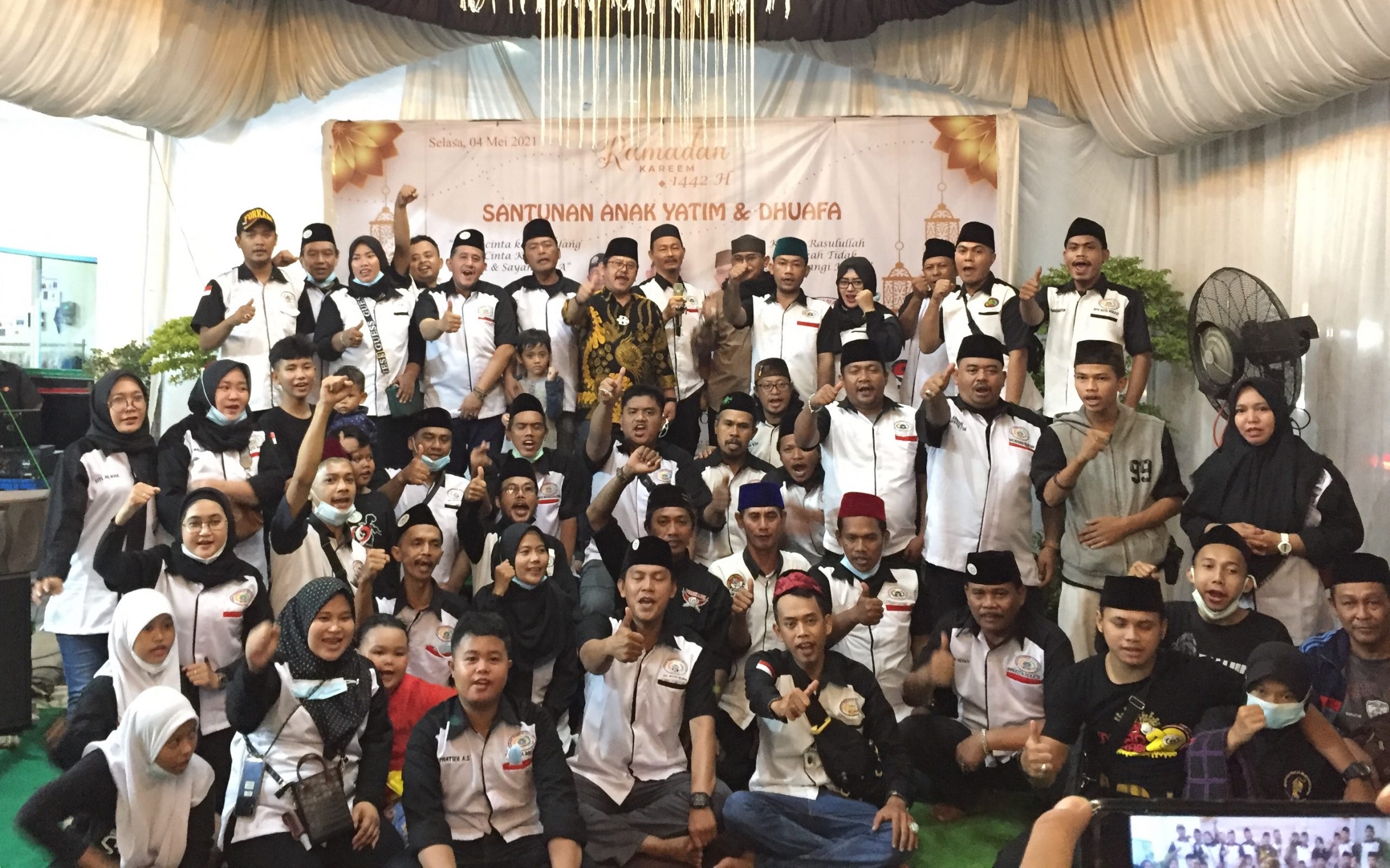 Para pengurus dan anggota Forkabi foto bersama usai melakukan kegiatan, Selasa (4/5/2021).