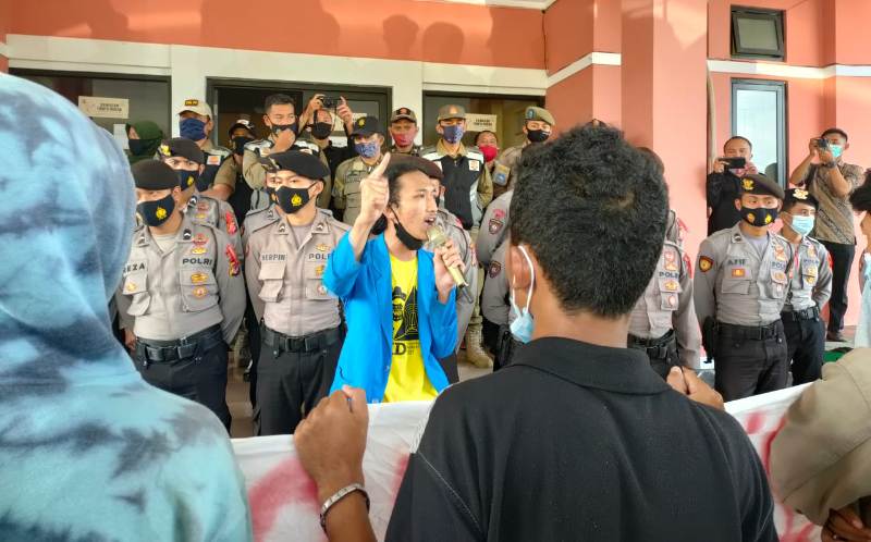 Mahasiswa Geruduk Dinas Kesehatan Tasikmalaya Terkait Insentif Nakes