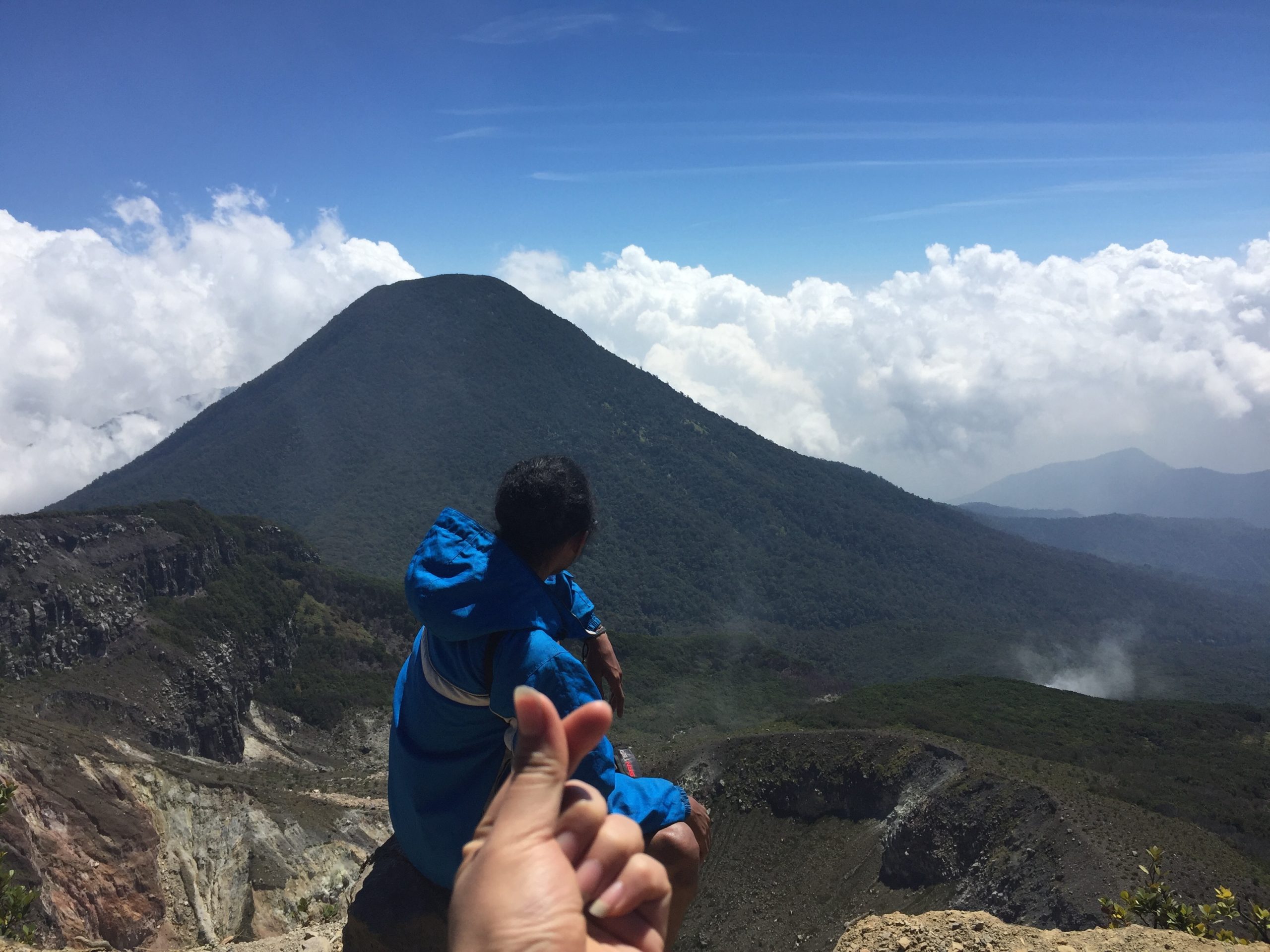 Penampakan diatas puncak Gunung Gede Pangrango