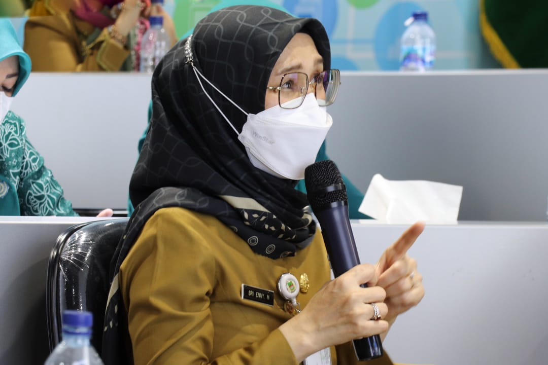 Kadinkes Kabupaten Bekasi, Sri Enny Mainiarti