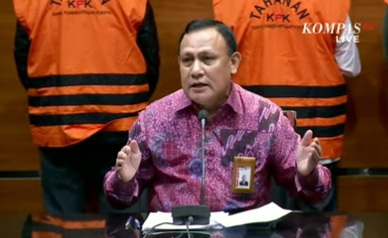 Ketua KPK Firli Bahuri saat melakukan konferensi pers di Gedung Merah Putih, Jakarta, Kamis (6/1/2022).
