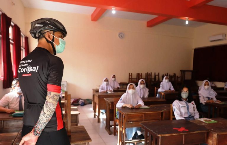 ganjar pranowo cek ptm 100 persen