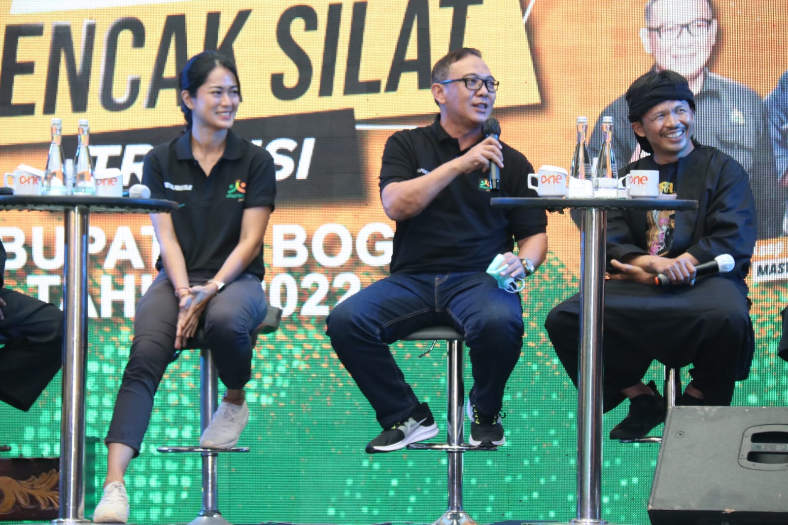Pemerintah Kabupaten Bogor terus mempertahankan eksistensi dan kelestarian silat Cimande melalui berbagai upaya. Salah satunya melalui Festival Pencak Silat Kabupaten Bogor tahun 2022, di Metland Mall, Cibubur, Cileungsi, Minggu (19/6/2022).
