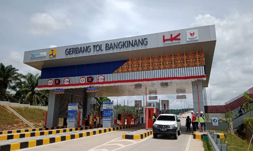 Potret gerbang Tol Pekanbaru-Bangkinang yang siap beroperasi mulai besok