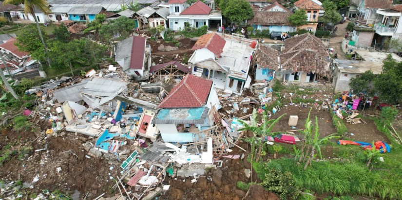 Potret rumah rusak akibat gempa cianjur yang menyebabkan jatuhnya ribuan korban luka-luka hingga meninggal dunia, Jumat (25/11/2022).
