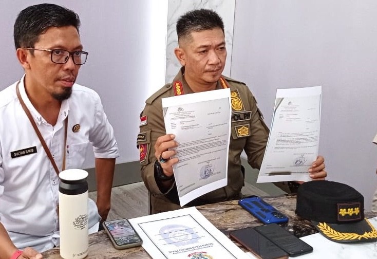 Pemprov Sulsel melalui Kasatpol PP memberikan keterangan persnya di Ruang Media Center, Kantor Gubernur Sulsel terkait dua anggota Satpol PP yang diduga terlibat penyalahgunaan dan peredaran narkoba namun tak terbukti, Rabu (2/11/2022).