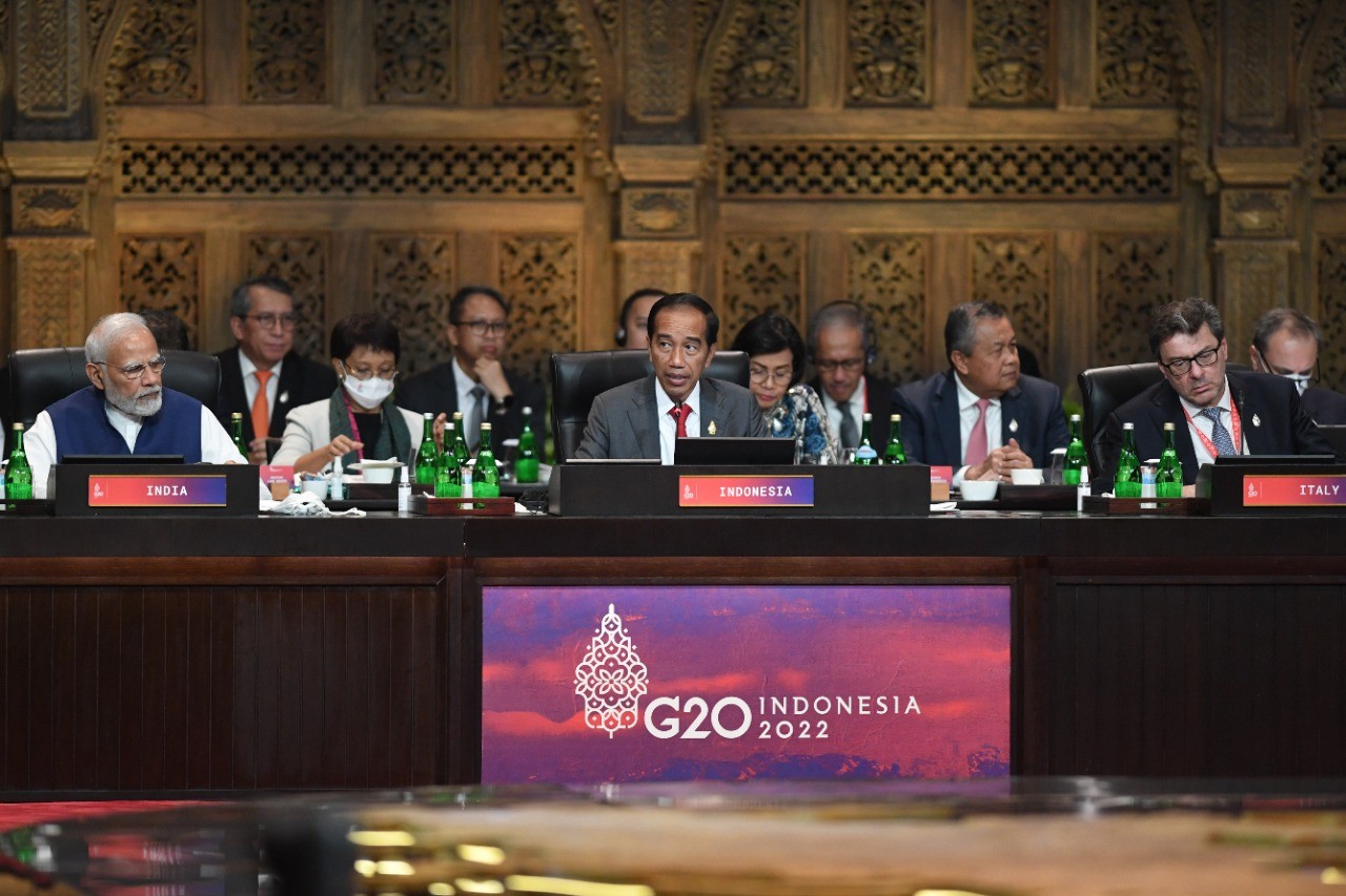 Potret Presiden Jokowi (tengah) dalam sesi III KTT G20 di Hotel The Apurva Kempinski Bali pada Rabu (16/11/2022) menekankan tiga poin penting.