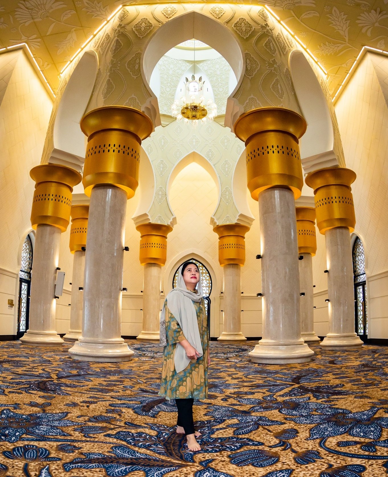 Potret Puan Maharani saat berkunjung ke ke Masjid Raya Sheikh Zayed di Solo, Jawa Tengah, Sabtu (19/11/2022).