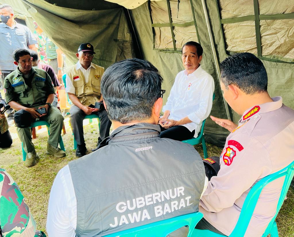 Posko tanggap darurat sudah beroperasi, Kepala BNPB Letjen TNI Suharyanto menyebut informasi dan koordinasi distribusi bantuan terpusat satu pintu di posko tanggap darurat, Selasa (22/11/2022).