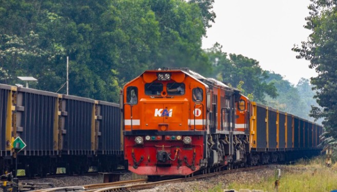 Ilustrasi kereta api angkutan barang yang mencatat kinerja positif bagi PT Kereta Api Indonesia