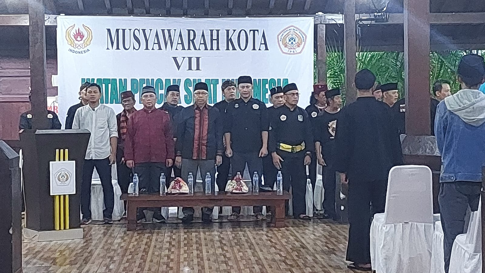 Potret para pembina dan ketua IPSI Kota Bekasi beserta tamu undangan dalam acara Muskot IPSI Kota Bekasi ke-7 di Rumah Makan Joglo, Jatiluruh, Jatiasih, Kota Bekasi, Sabtu (3/12/2022).