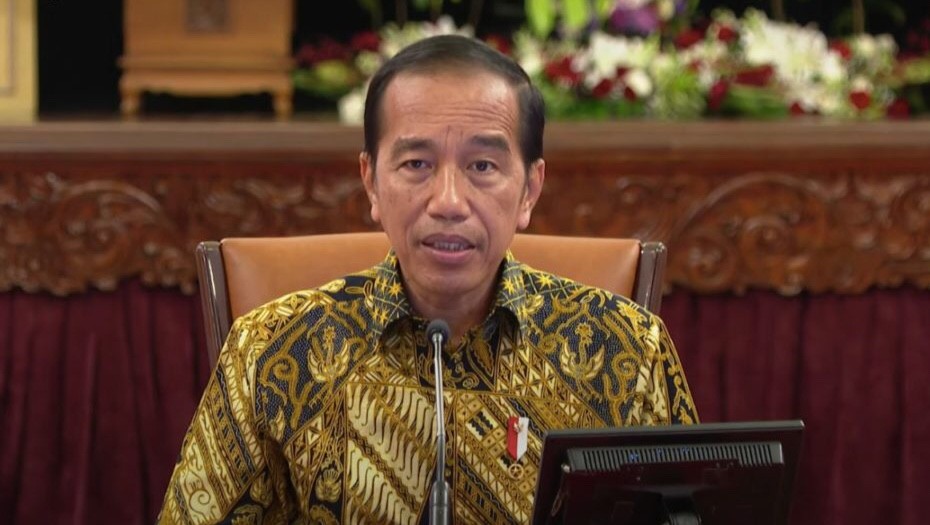 Potret Presiden Jokowi saat mengumumkan pencabutan kebijakan PPKM. Meski PPKM dicabut, presiden akan tetap melanjutlan bantuan sosial atau bansos kepada masyarakat, Jumat (30/12/2022).