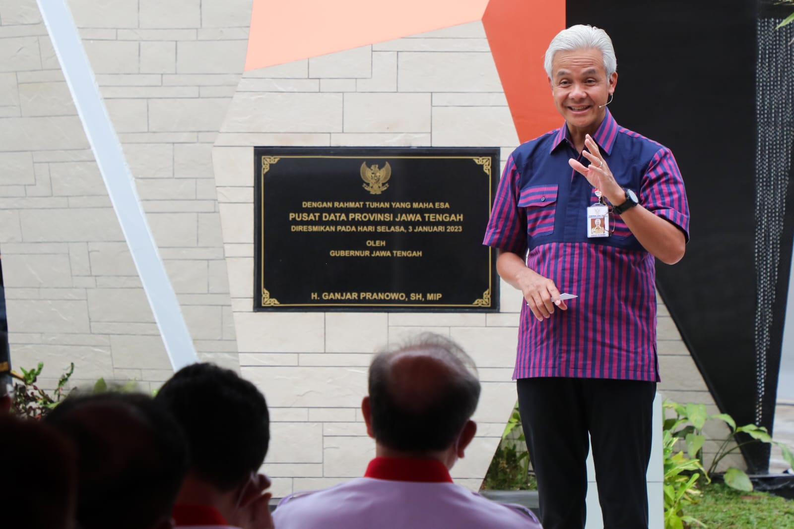 Potret Gubernur Jawa Tengah Ganjar Pranowo saat akan meresmikan pusat data Jateng, Selasa (3/1/2023).