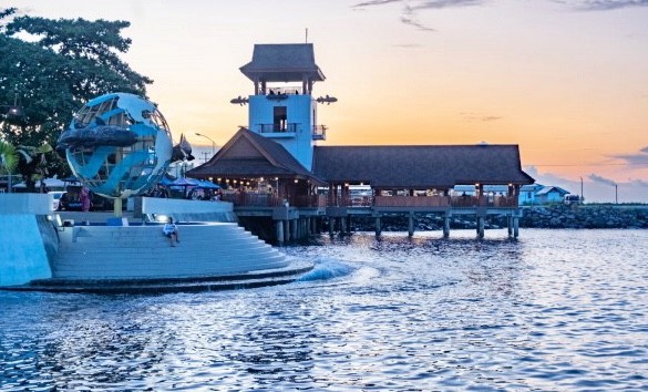 Potret cantik kawasan Pantai Malalayang dan Bunaken yang rampung ditata oleh Kementerian PUPR. (Dok Kementerian PUPR)