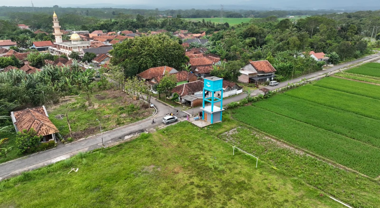 Ganjar tercatat bangun 10 ribu kilometer jalan desa sejak 2013-2022.
