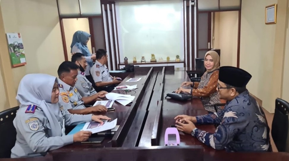 Potret Komisi II DPRD Kota Bekasi saat melakukan rapat koordinasi dengan Dishub Kota Bekasi membahas persiapan pelaksanaan mudik lebaran 2023. (Dok. Ist)
