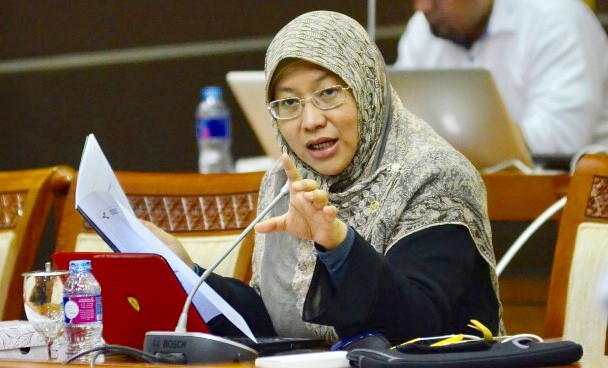 Anggota Komisi X DPR RI Ledia Hanifa Amaliah minta agar pemerintah tidak membuka dulu rekrutmen Guru PPPK sebelum semua persoalan selesai.