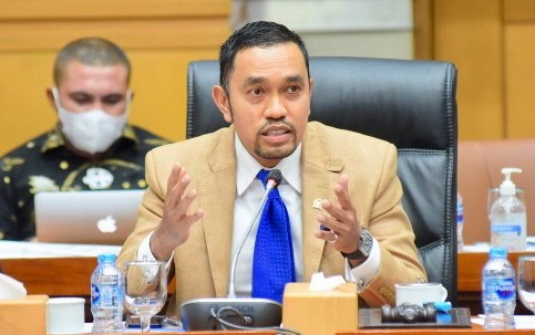 Potret Wakil Ketua Komisi III DPR RI Ahmad Sahroni yang menyoroti soal WNA bermasalah hingga adanya oknum-oknum di Imigrasi.