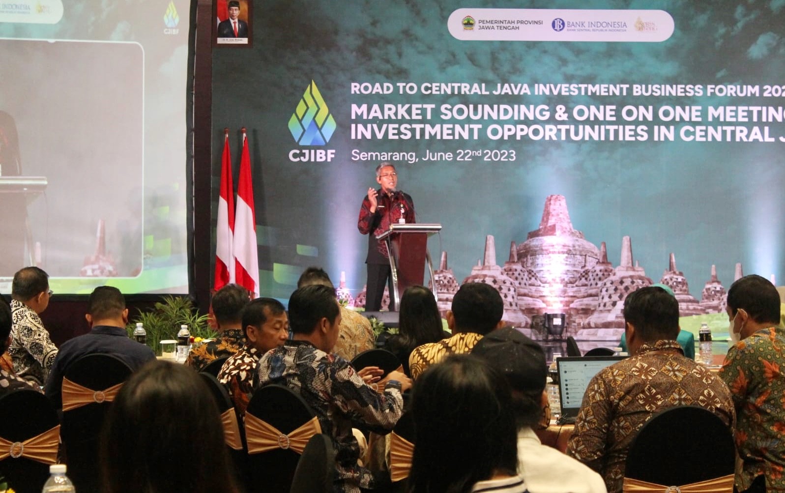 Potret Sekretaris Daerah Jawa Tengah Sumarno saat berada pada ajang Road to Central Java Investment Business Forum 2023 yang digelar di Balairung Hotel Gumaya Tower Semarang, Kamis (22/6/2023). Ada 21 proyek senilai Rp100 triliun di Jateng yang ditawarkan kepada investor.