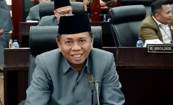 Potret Politisi Partai Demokrat Haeri Parani merespon positif soal munculnya tiga nama yang layak diusulkan menjadi Pj Wali Kota Bekasi.