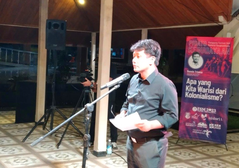 Sejarawan Bonnie Triyana saat berpidato dalam agenda FSM 2023.
