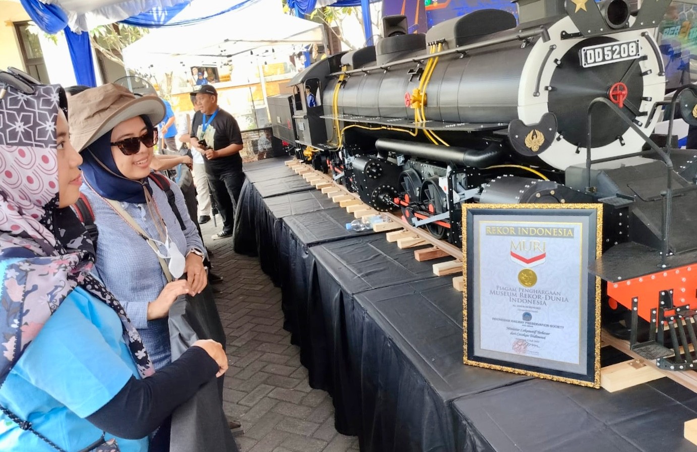 Potret miniatur lokomotif terbesar se-Indonesia yang ada di Museum Lawang Sewu.