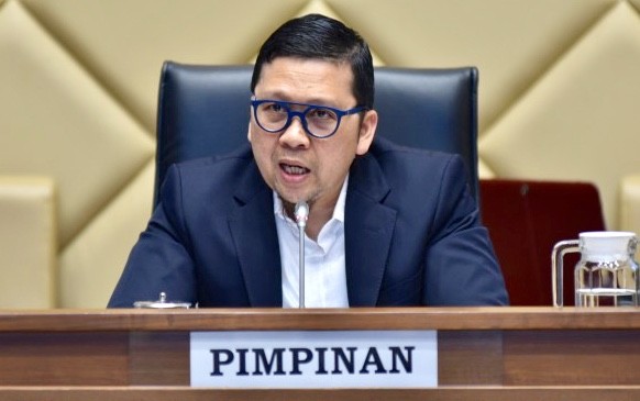 Potret Ketua Komisi II DPR RI Ahmad Doli Kurnia yang menyebut tidak ada pemberhentian tenaga honorer di Indonesia.