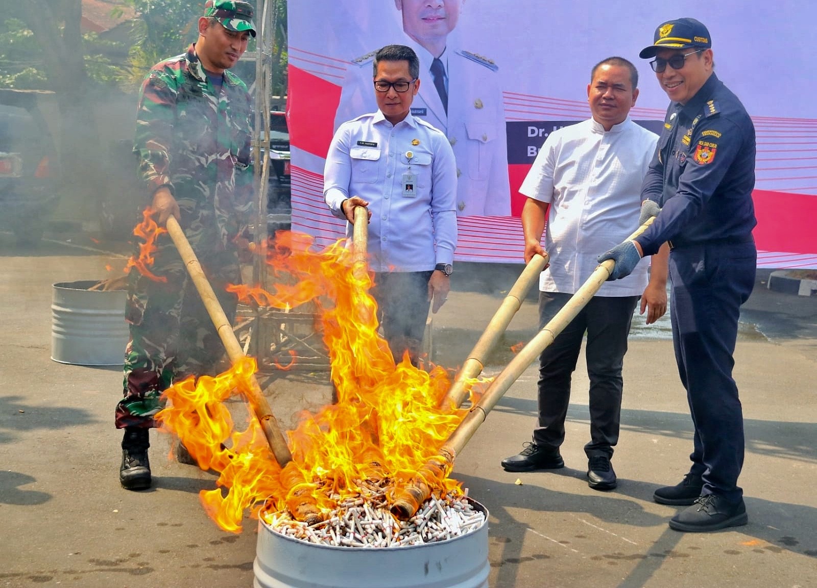 Roko ilegal di kudus dimusnahkan karena rugikan negara