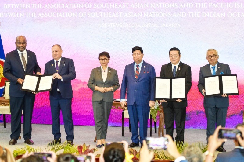 ASEAN Tandatangani MoU dengan IORA dan PIF