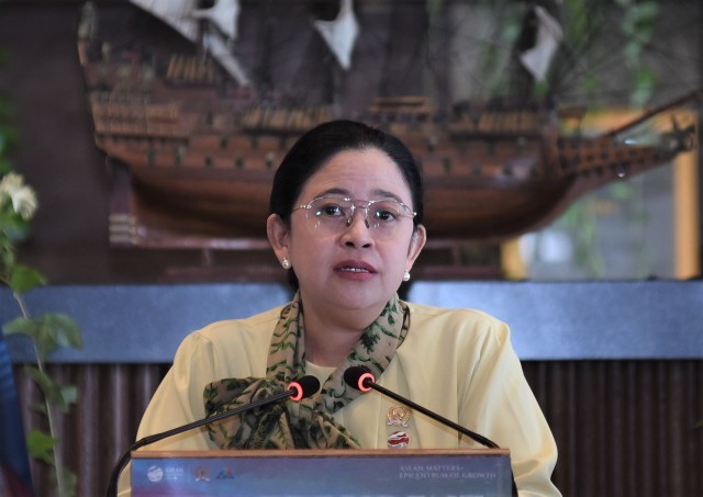 puan minta pemerintah menggencarkan program-program tentang edukasi seksual kepada anak-anak guna melindungi diri dari bahaya seksual