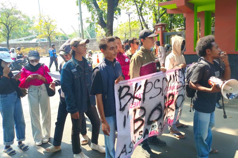 geram geruduk pemkot bekasi