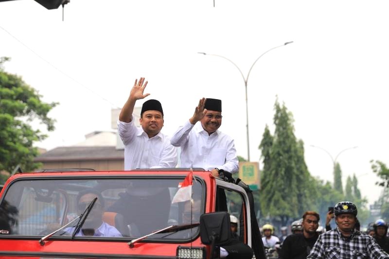 Konvoi perpisahan Wali Kota Tangerang dan Wakil Wali Kota Tangerang, Arief-Sachrudin.