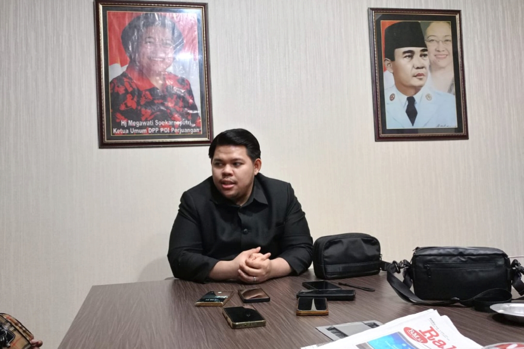 Anggota Komisi II DPRD Kota Bekasi, Gilang Esa Mohamad, menyoroti soal ruang terbuka hijau (RTH) yang belum mencapai target.