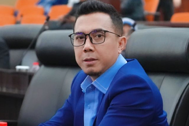 Ketua Fraksi Gerindra, DPRD Kota Bekasi, Misbahudin mengingatkan Pemkot agar tak cepat berpuas diri, meski saat ini berhasil mendapat opini WTP dari BPK.