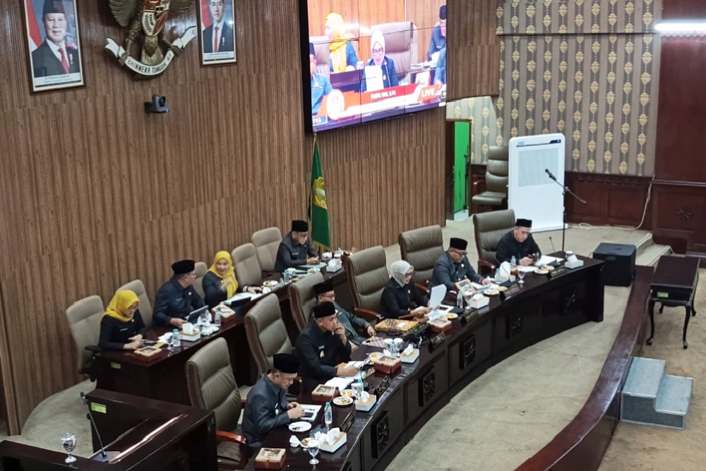 Komisi II DPR RI menyoroti soal wacana perpanjangan masa jabatan DPRD pasca putusan MK yang memisahkan penyelenggaraan pemilu nasional dan daerah.