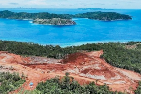 Aktivitas tambang nikel di Raja Ampat Papua dihentikan sementara.