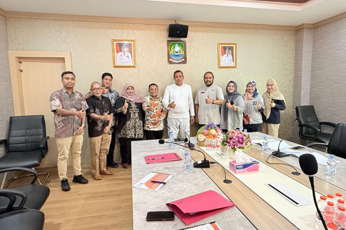 Foto bersama usai Rapat Umum Pemegang Saham (RUPS) PT Migas Kota Bekasi.