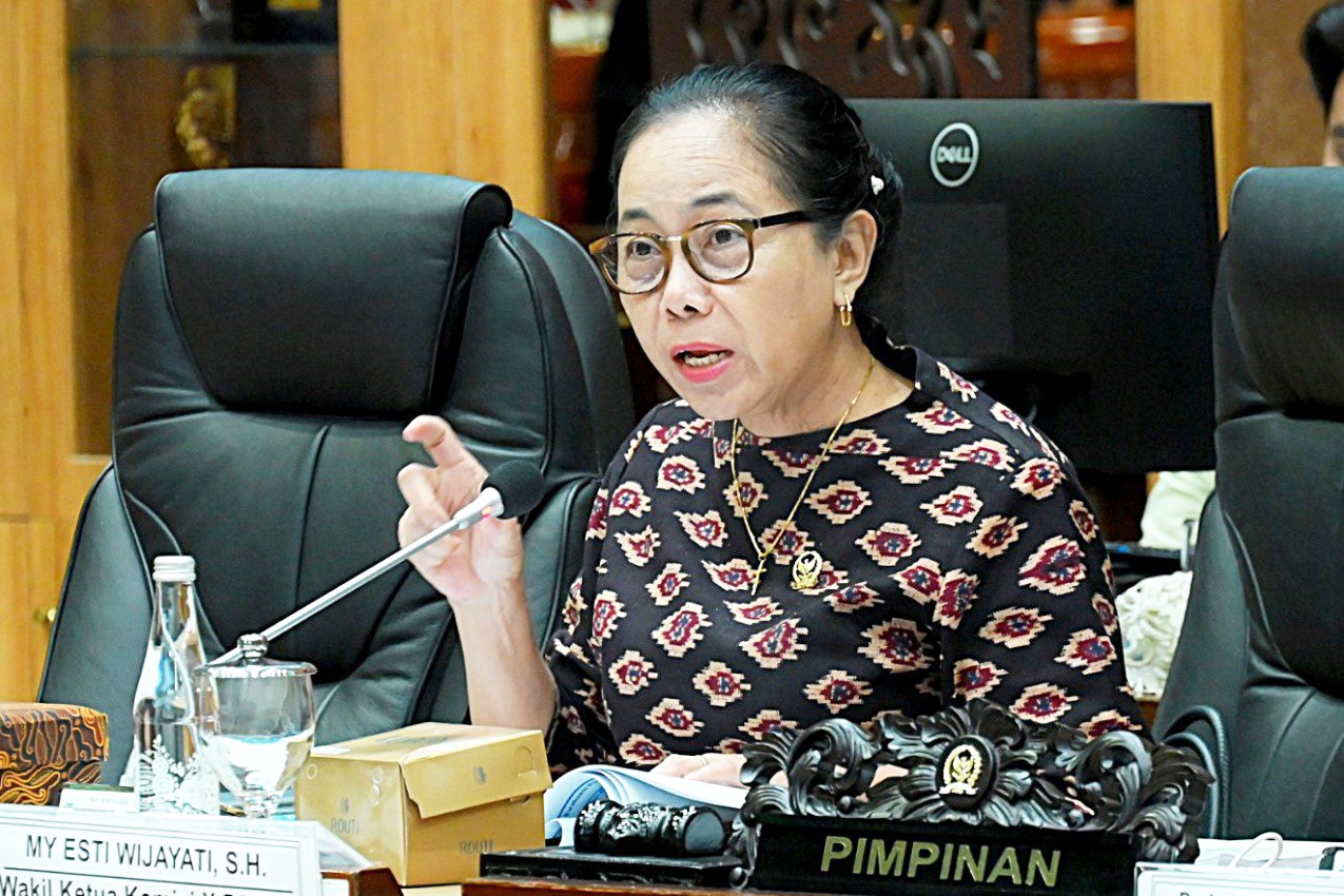 Anak SMP terjerat judi online hingga krisis literasi digital disorot Wakil Ketua Komisi X DPR RI, My Esti Wijayati.