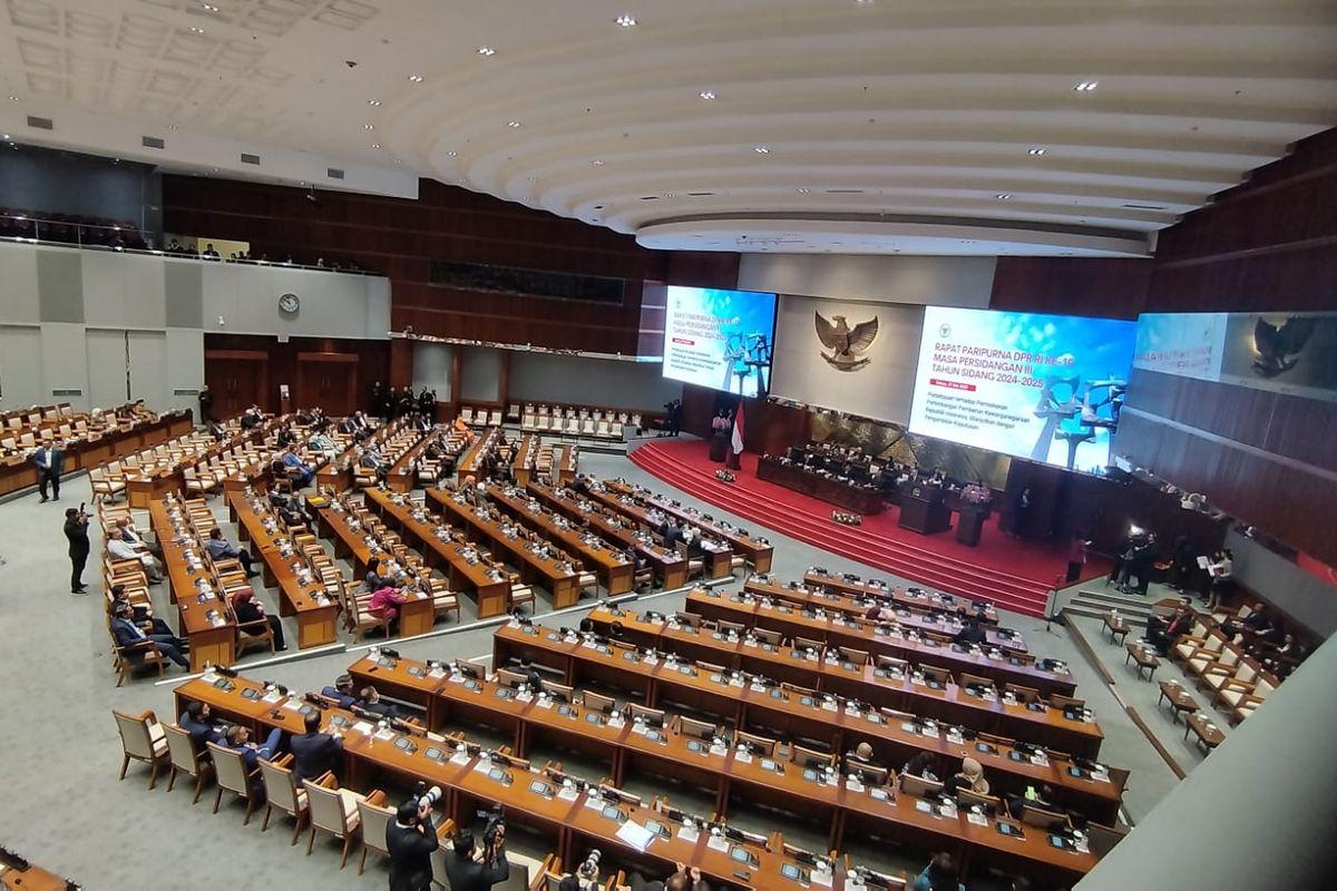 Rapat paripurna DPR yang digelar pada Kamis (2/10/2025) sepakat mengesahkan RUU BUMN menjadi Undang-undang.