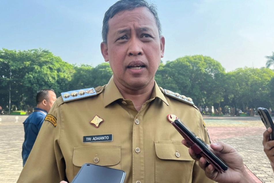 Wali Kota Bekasi Tri Adhianto ngaku ditelepon Dedi Mulyadi ditanya soal banjir di Pondok Gede Permai (PGP) yang sempat viral di media sosial (medsos), Senin (27/10/2025).